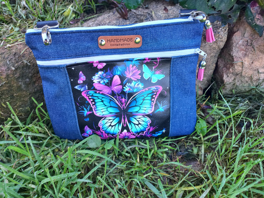 Mini pochette a accrocher aux jeans papillon rose et turquoise